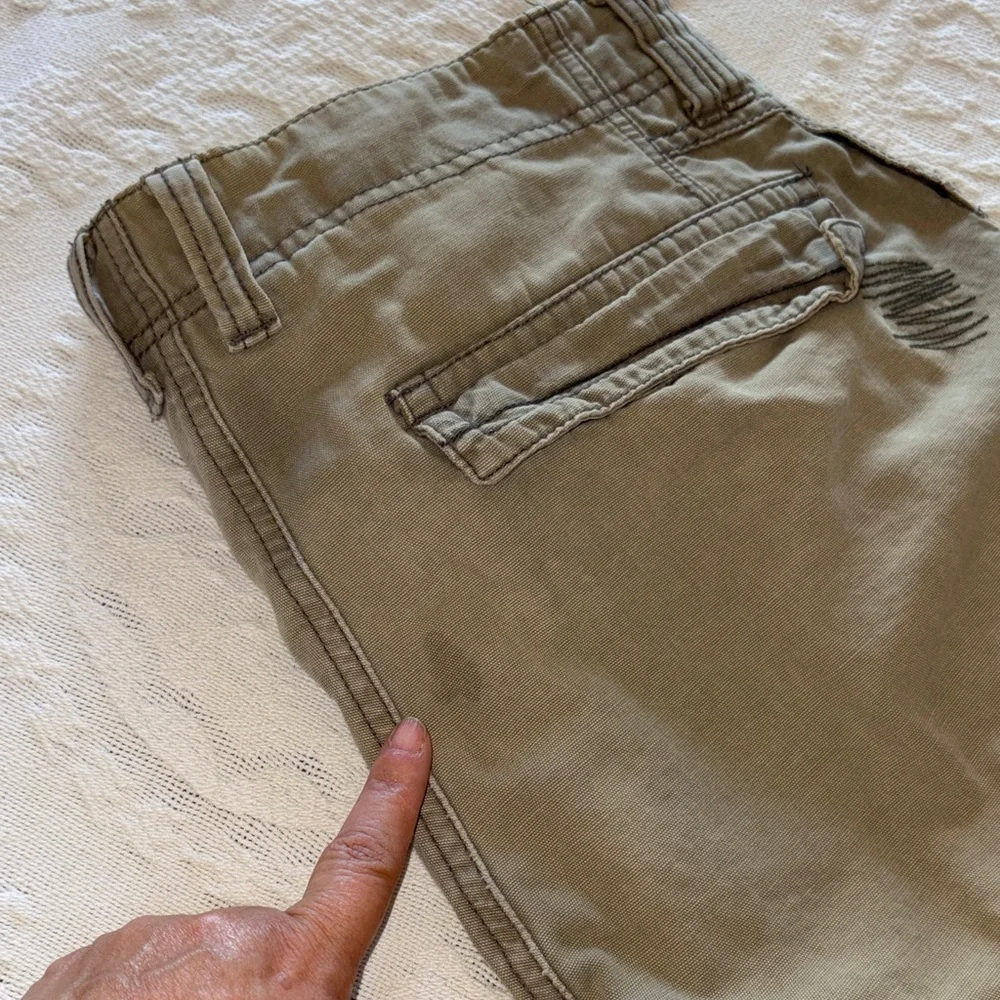 Quicksilver Men's olive green Cargo Shorts Gently Loved 34